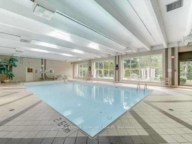 3695 Kaneff Crescent Unit 1107 photo 11