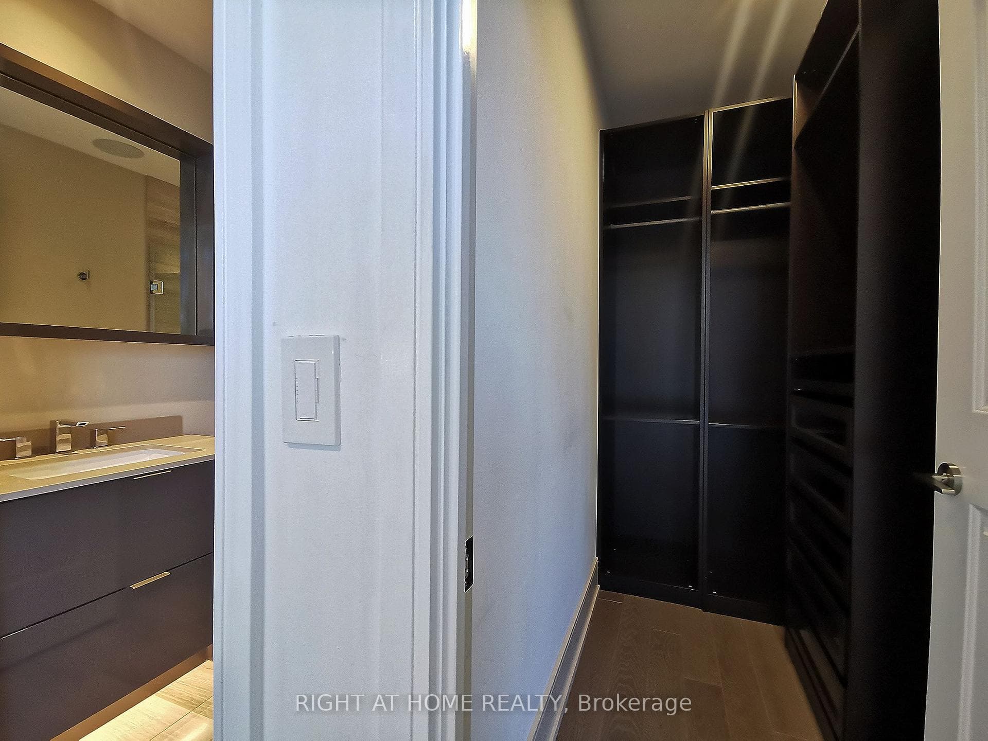 50 Wellesley Street Unit PH01 photo 17