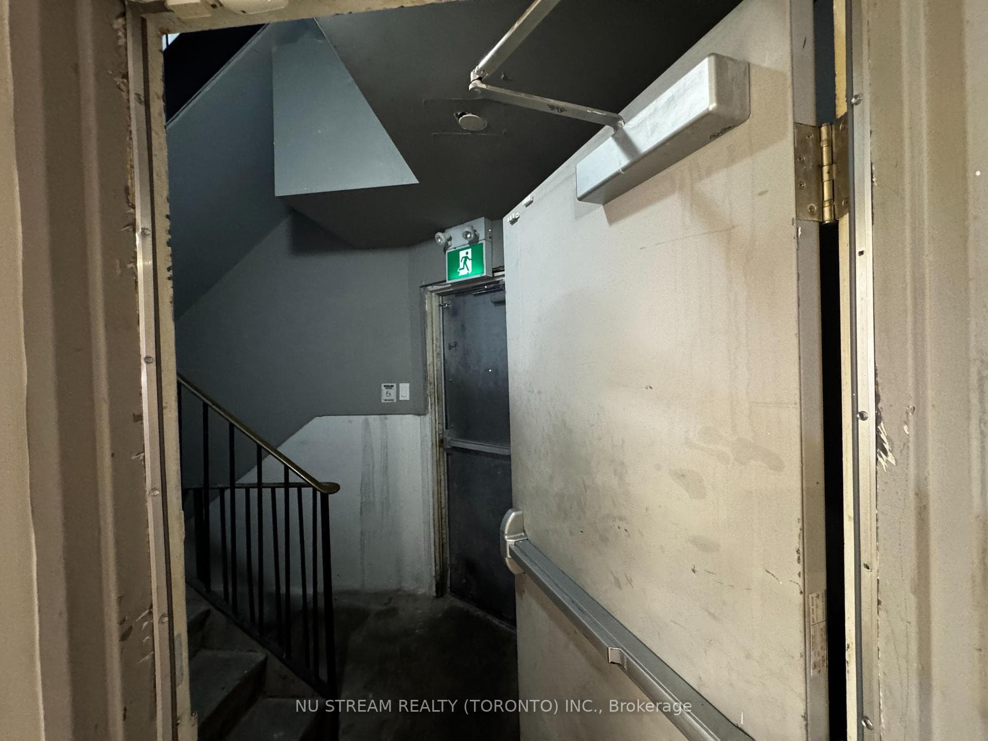 515 Bloor Street photo 29
