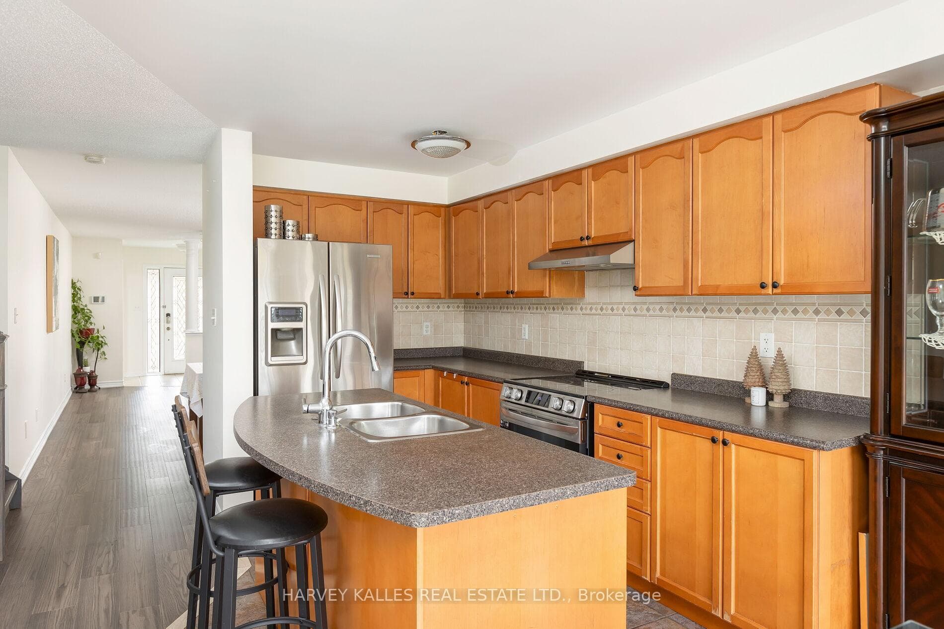 5887 Blue Spruce Avenue photo 18