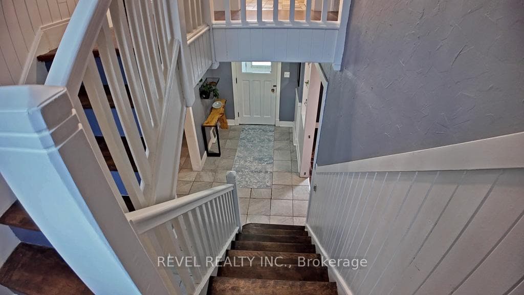 106 Devonshire Avenue photo 26