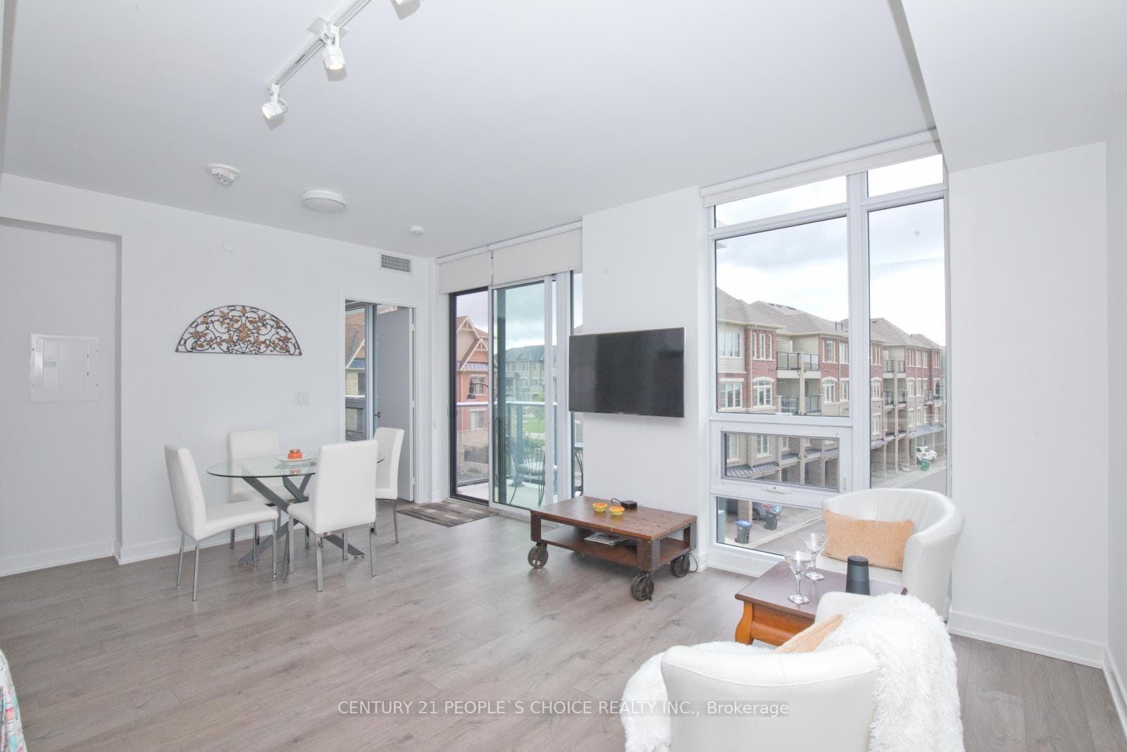 180 Veterans Drive Unit 302 photo 9