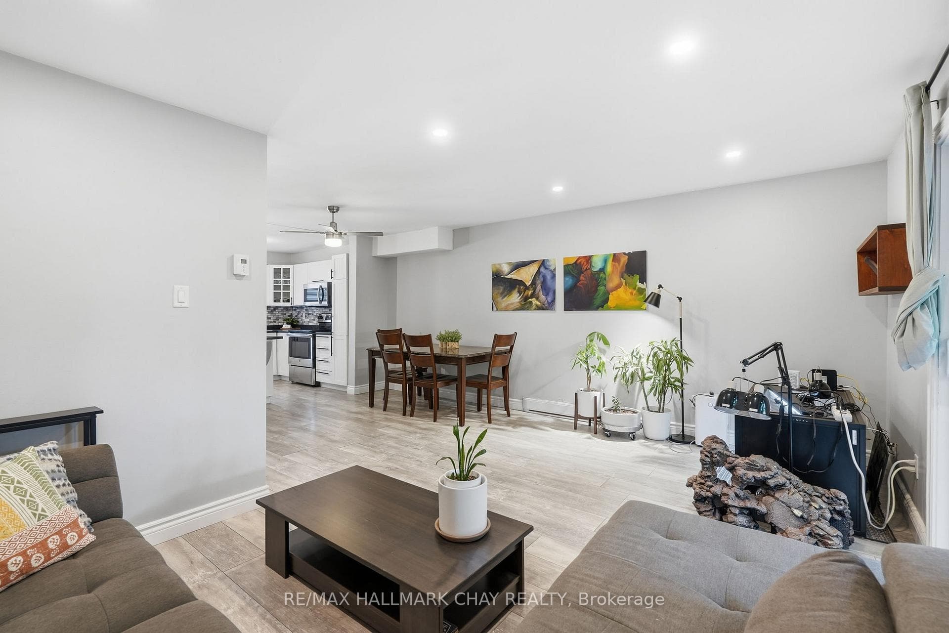 536 Tenth Street photo 11