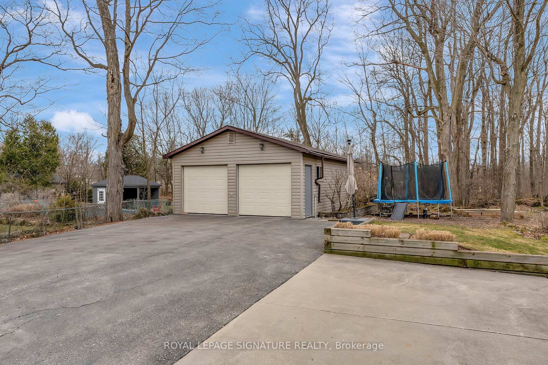2044 Kilbride Street photo 48