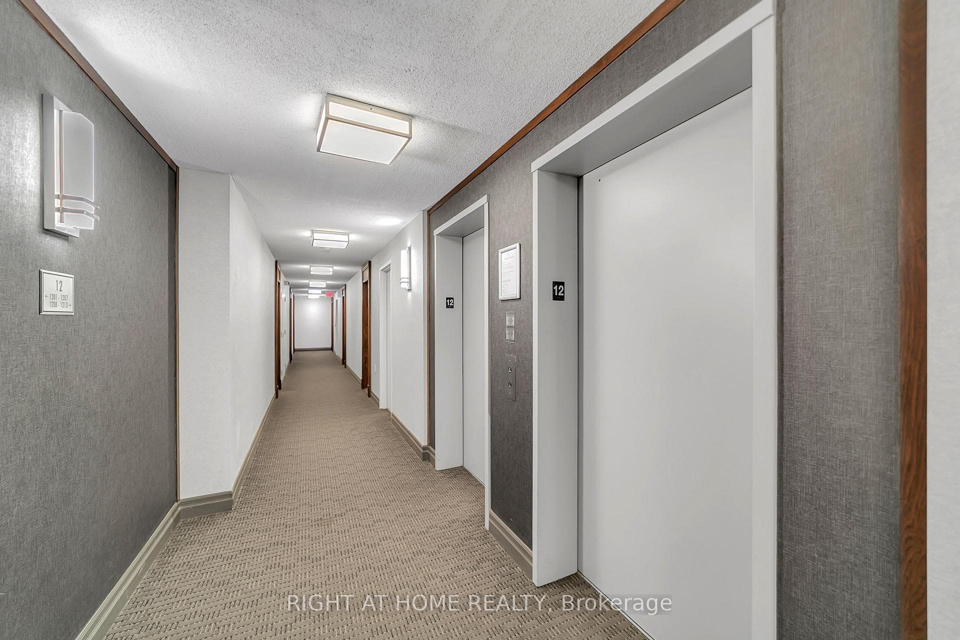 11 Oneida Crescent Unit 1202 photo 5