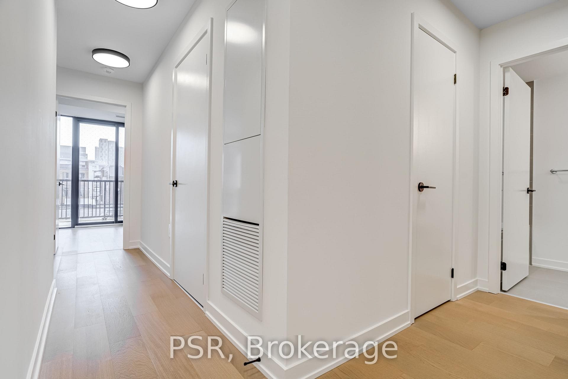 123 Portland Street Unit 408 photo 2