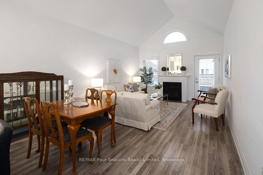 4 SUTTON Lane photo 10