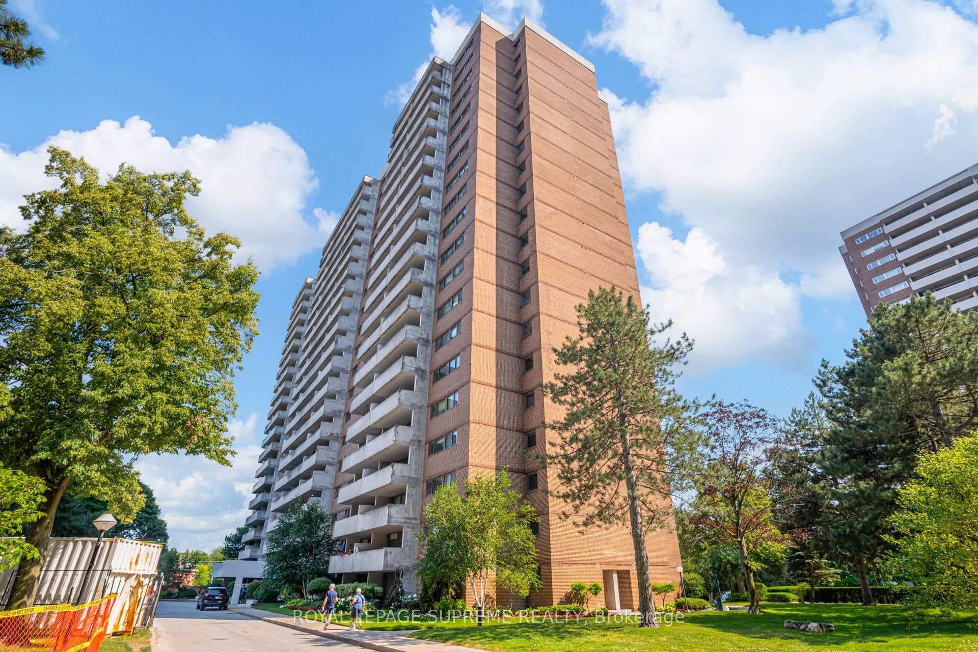 250 Scarlett Road Unit 305 photo 1