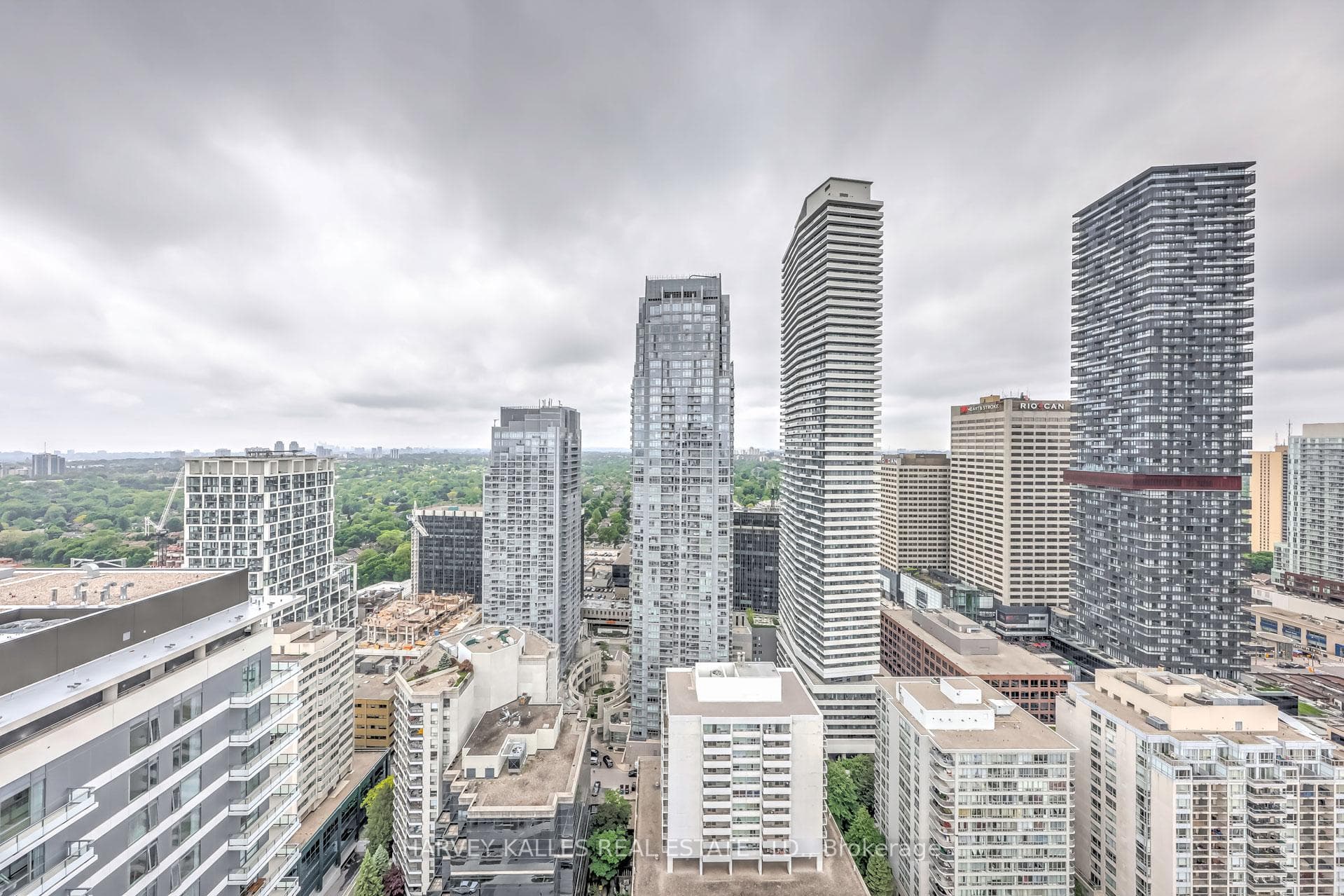 50 Dunfield Avenue Unit PH17 photo 16