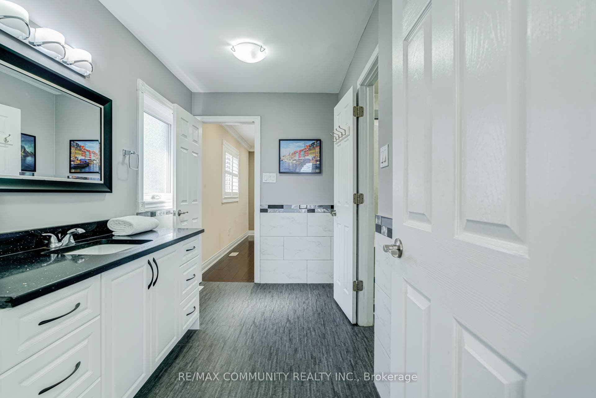 24 Marydale Avenue photo 32