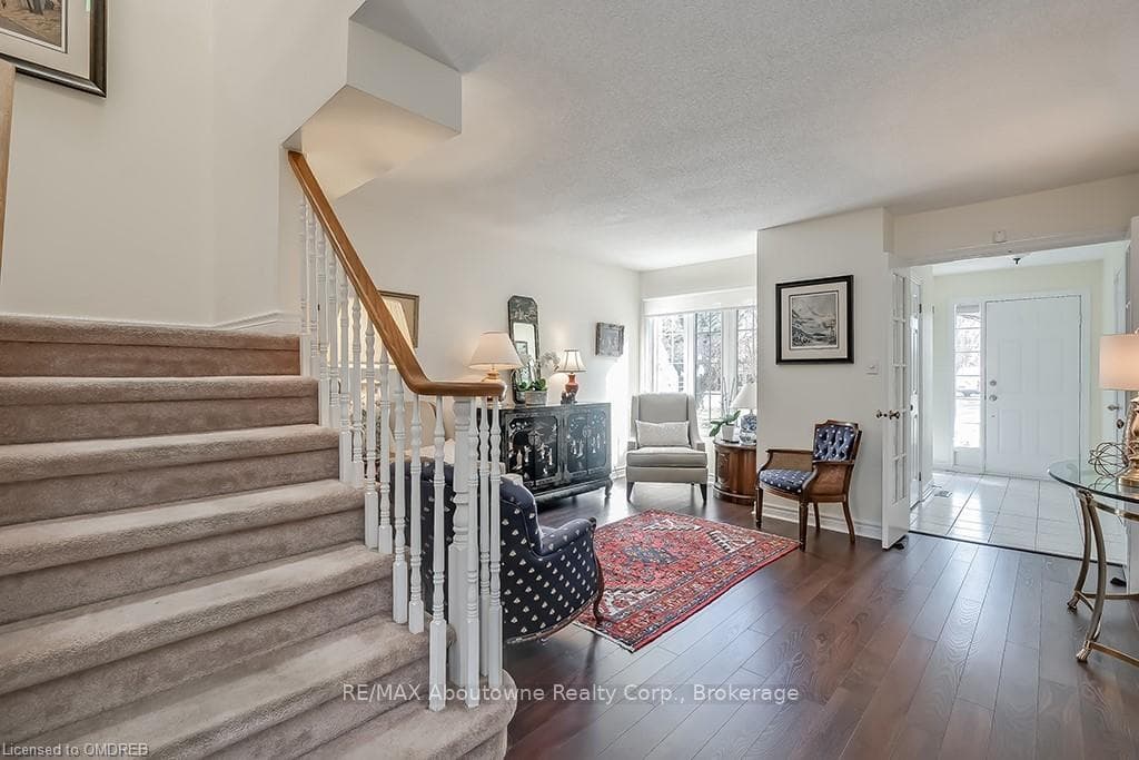 286 HAMILTON Drive Unit 1 photo 8