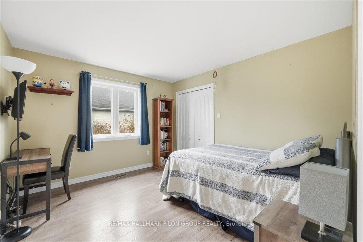 1147 Fieldown Street photo 14
