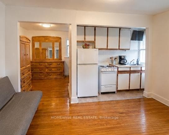 33 Maitland Street Unit 302 photo 3