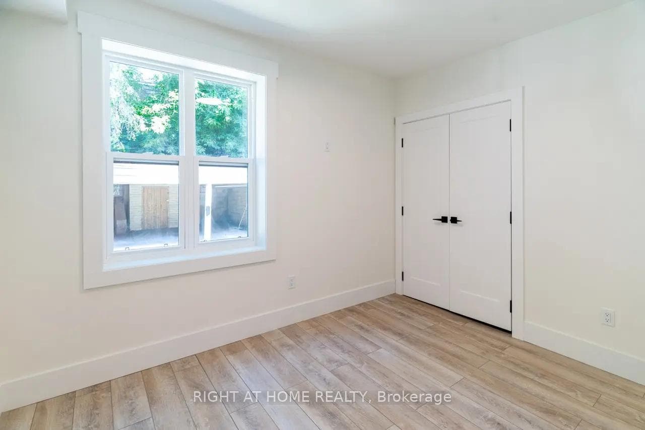 129 Kenilworth Avenue Unit Main photo 10
