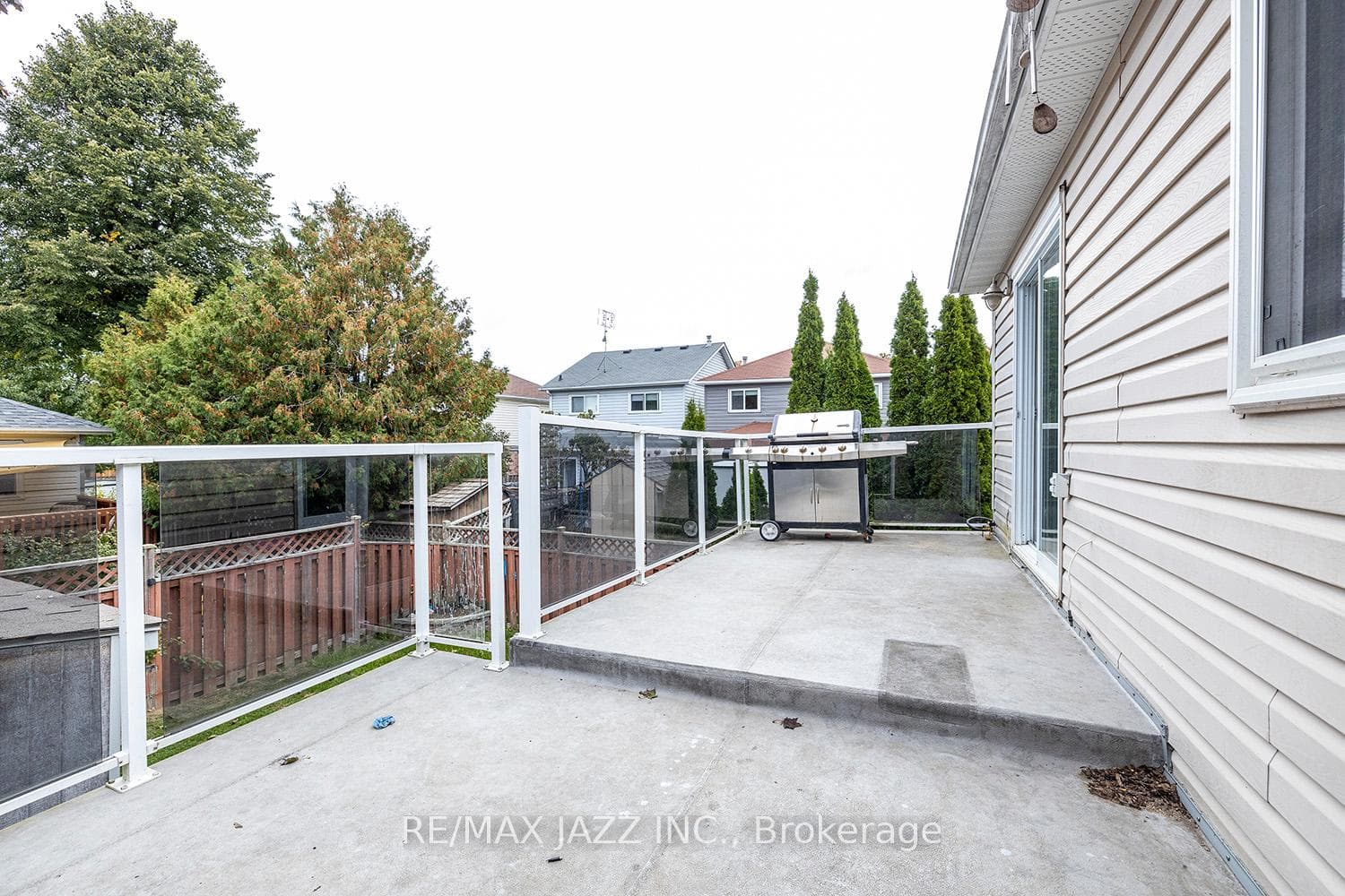 54 Trudeau Drive photo 28