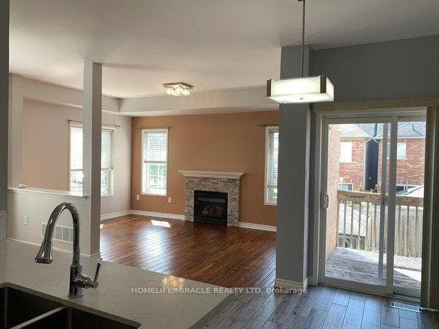 37 Mount Pleasant Avenue Unit Upper photo 11