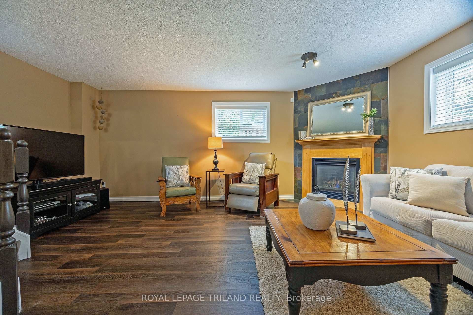 629 Longworth Road photo 27