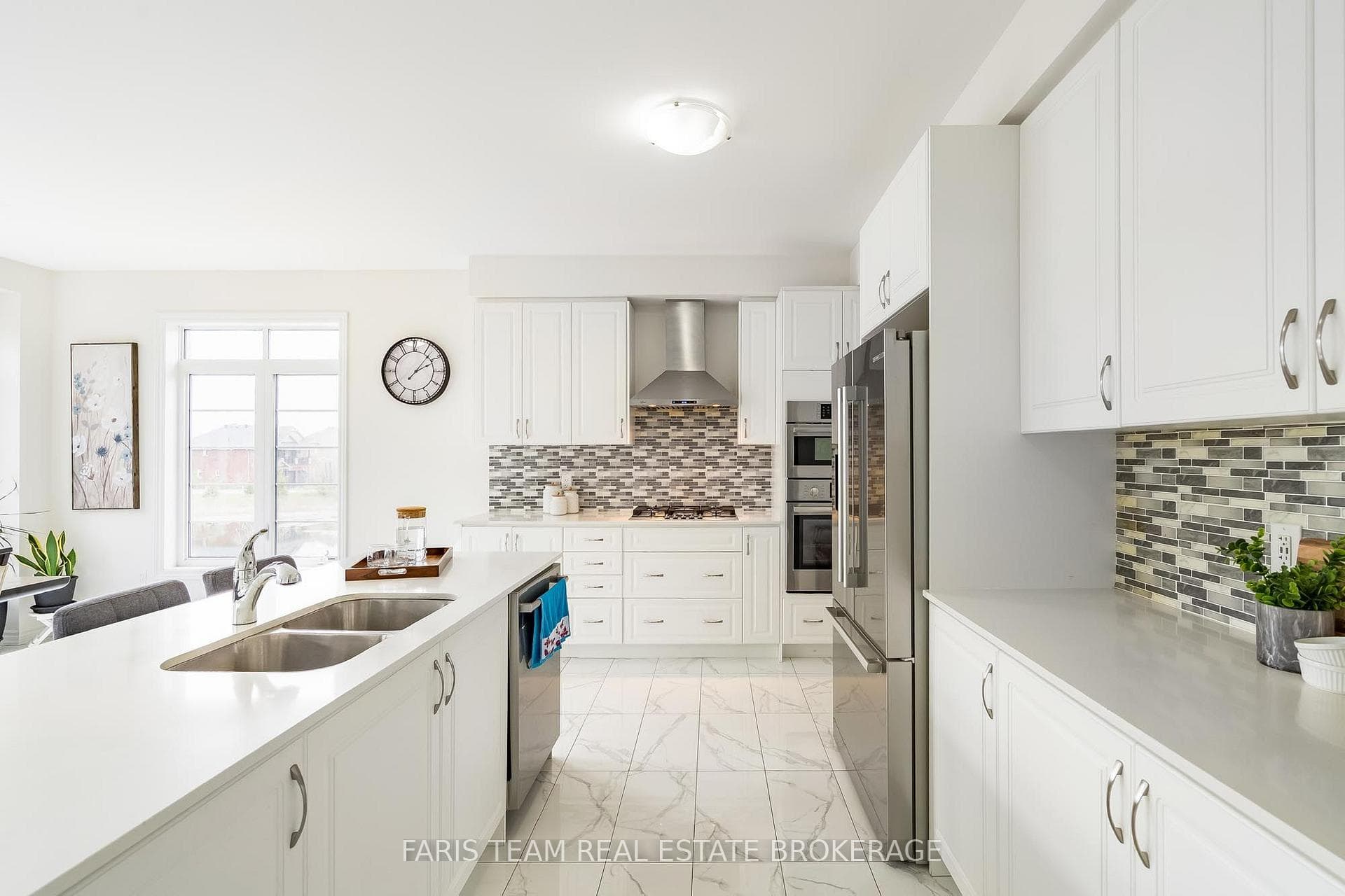 2263 Lozenby Street photo 9