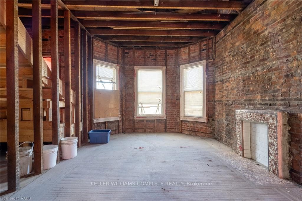 648 MAIN Street photo 25