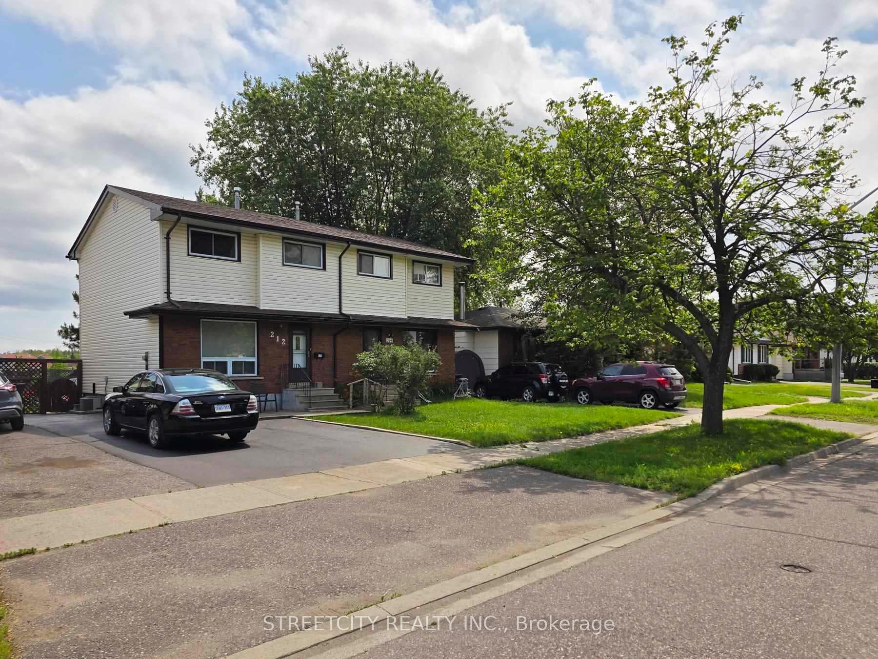 212 County Boulevard photo 2