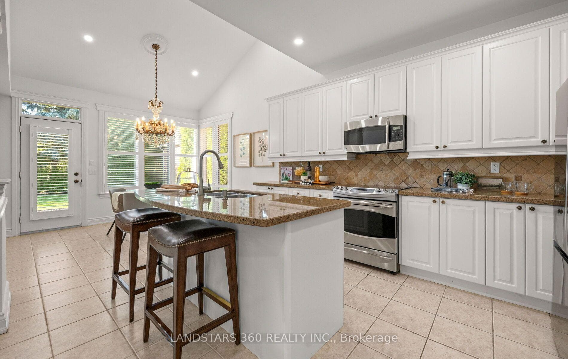 8 Royal Troon Crescent photo 26