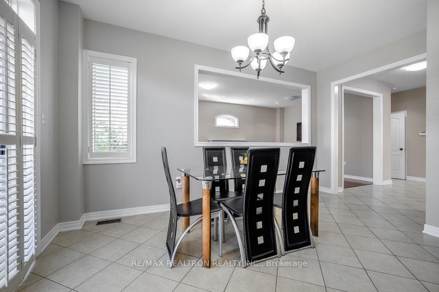 110 Riverwalk Drive photo 13