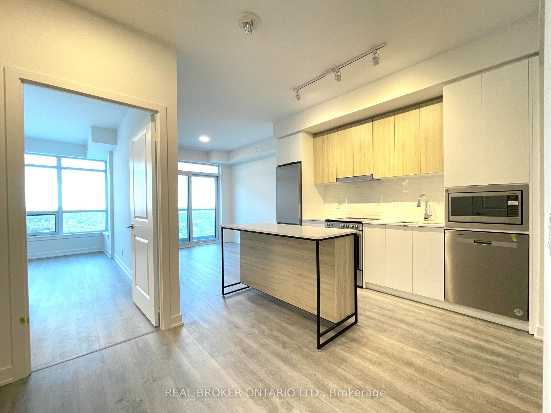 50 Upper Mall Way Unit 2009 photo 8