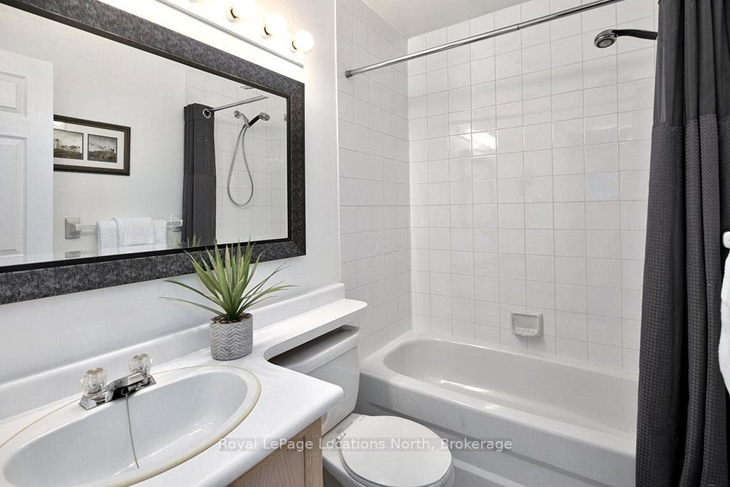 330 Mariners Way photo 17
