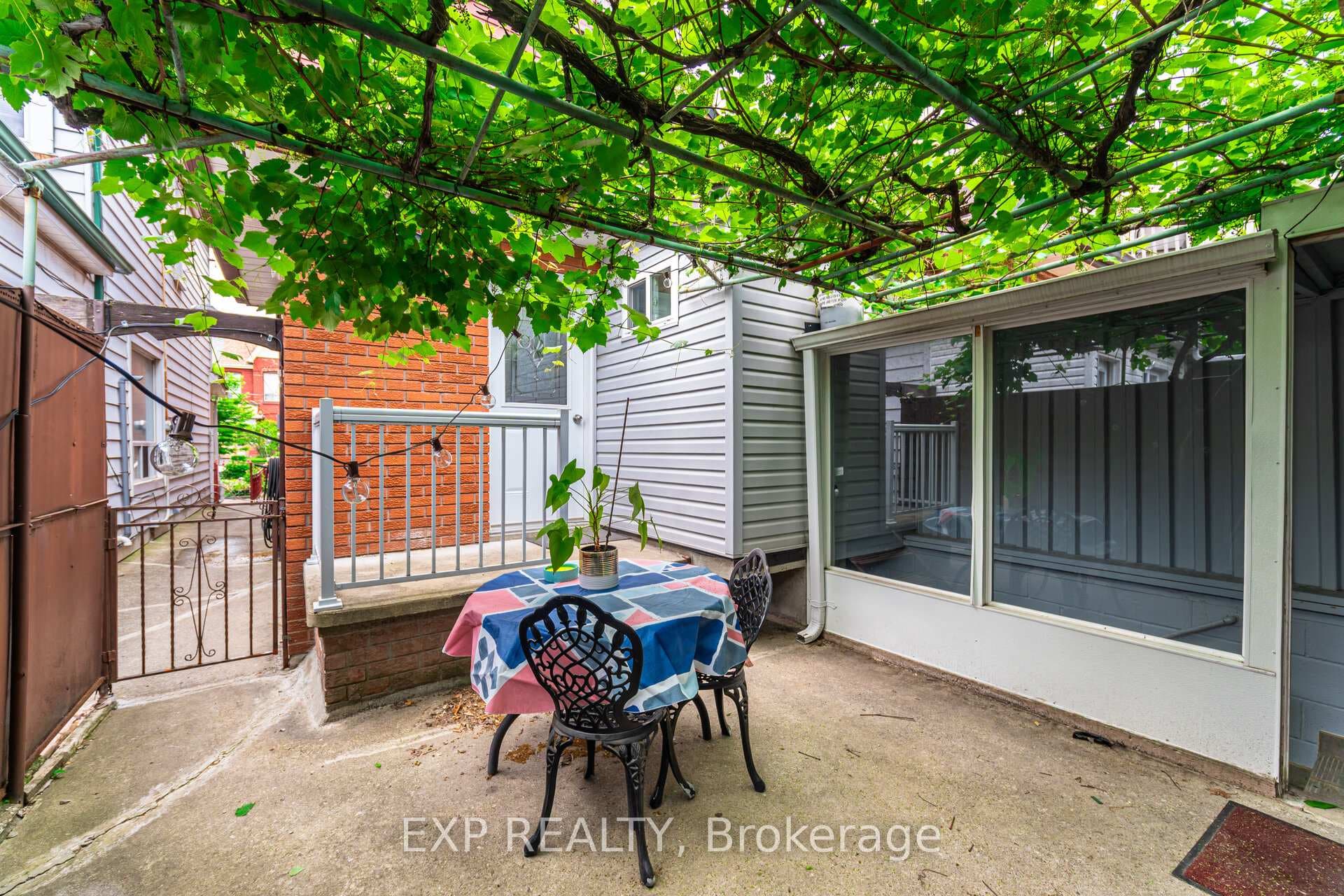 395 Crawford Street photo 41
