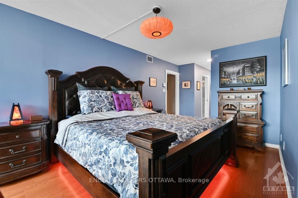160 GEORGE Street Unit 402 photo 17