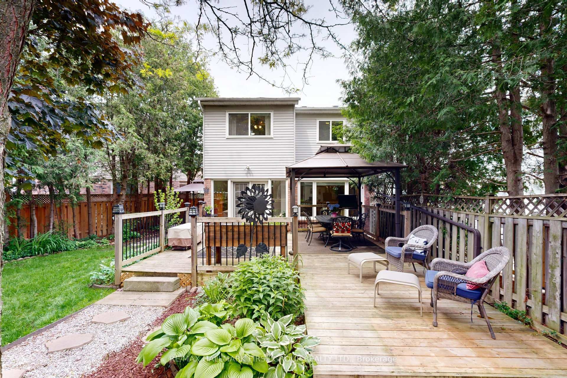 1021 Rowntree Crescent photo 39