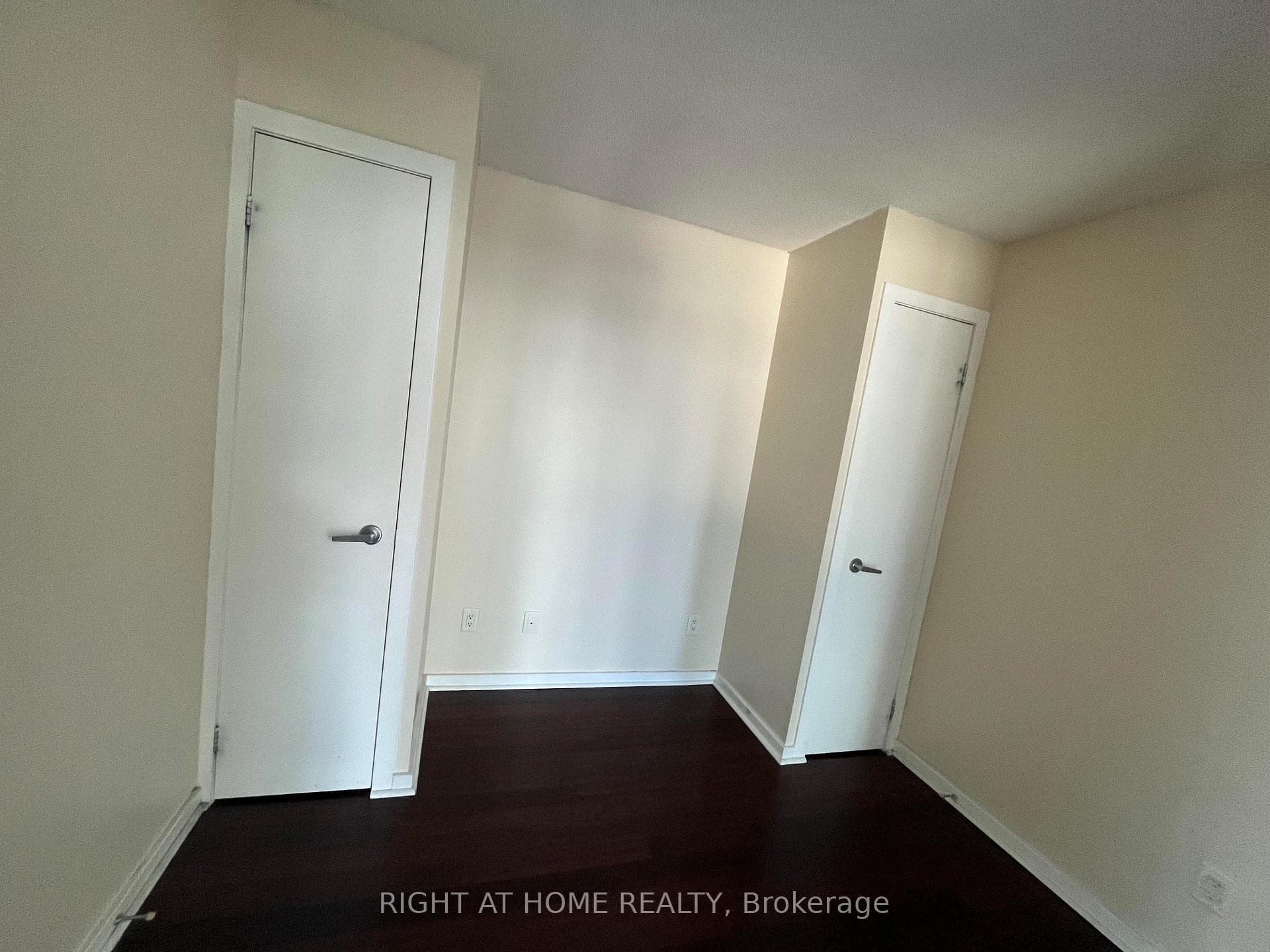 208 Queens Quay N/A Unit 1013 photo 9