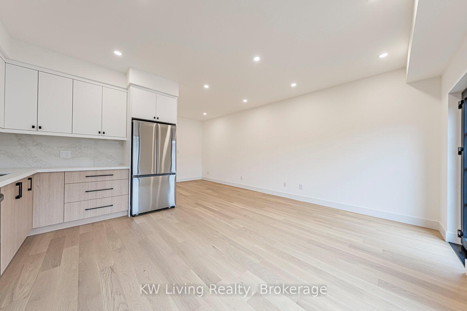 14 Holmesdale Road Unit 101 photo 20