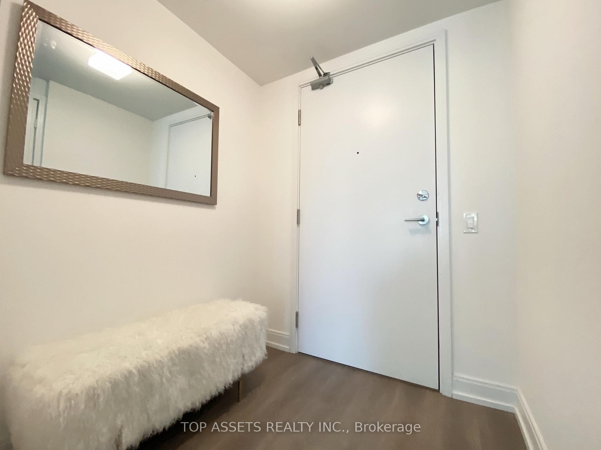 181 Dundas Street Unit 4111 photo 9