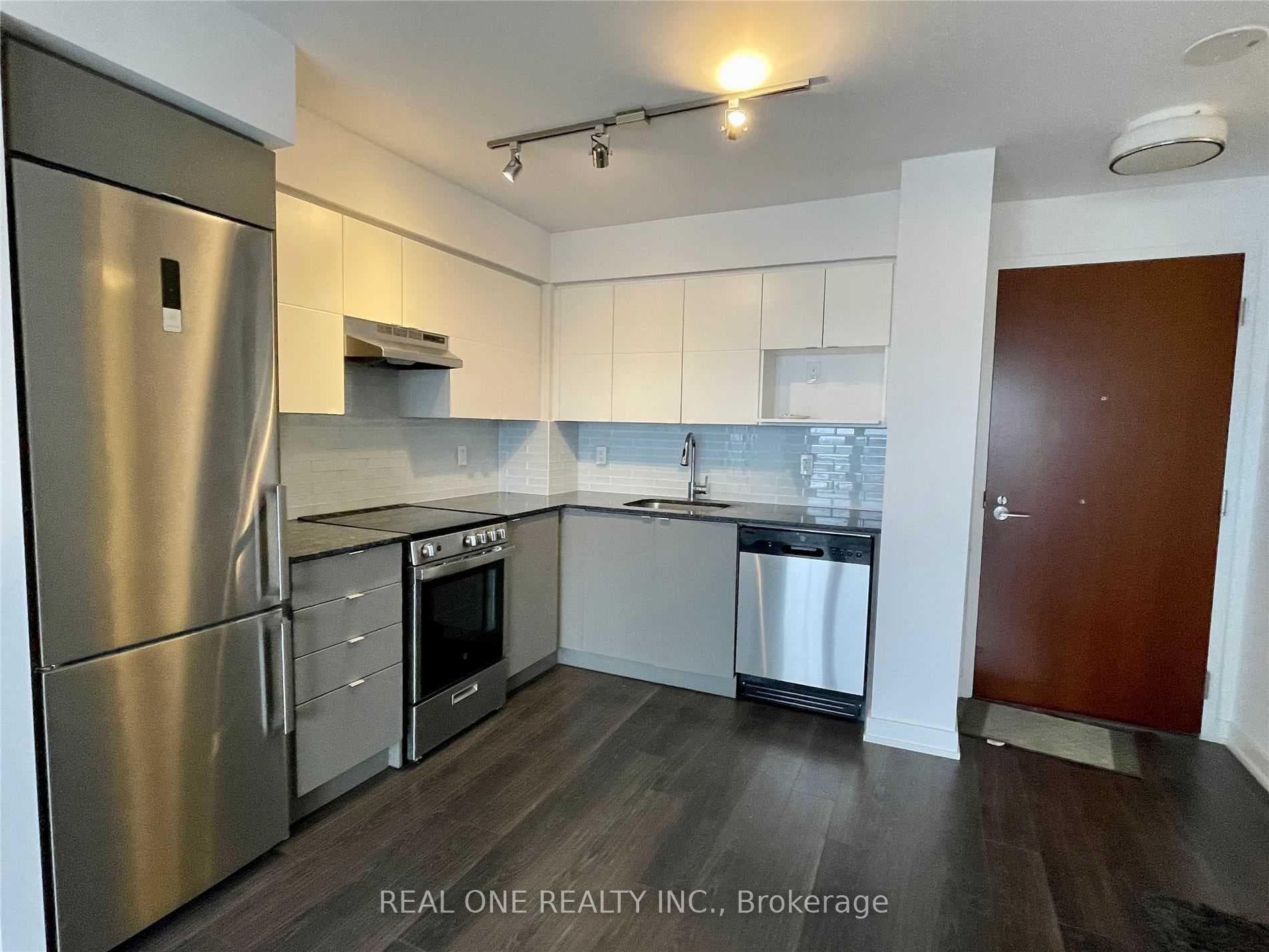 120 Varna Drive Unit 914 photo 3