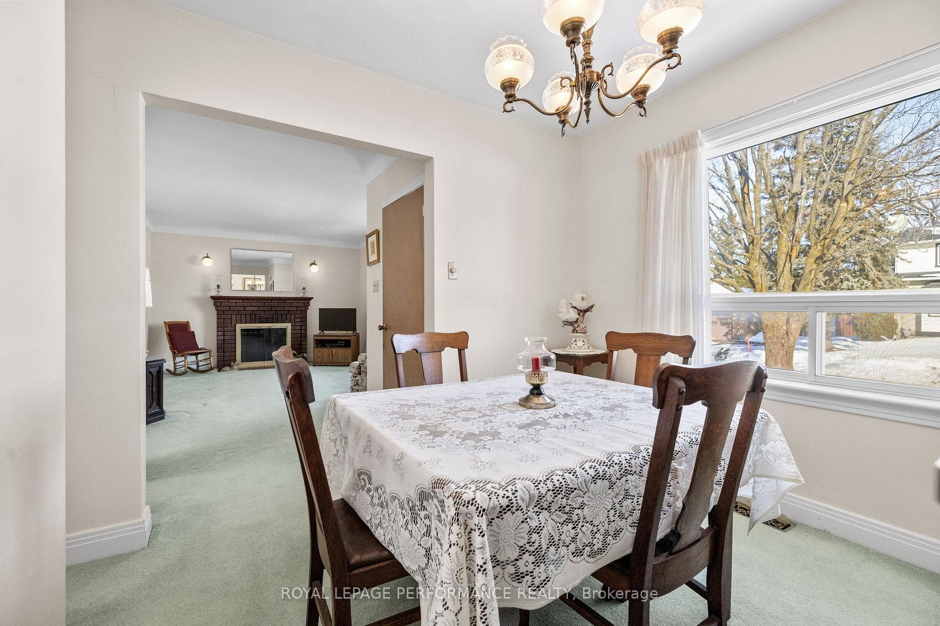 1084 Richard Avenue photo 8