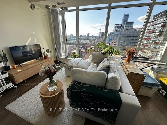 199 Richmond Street Unit 2210 photo 6