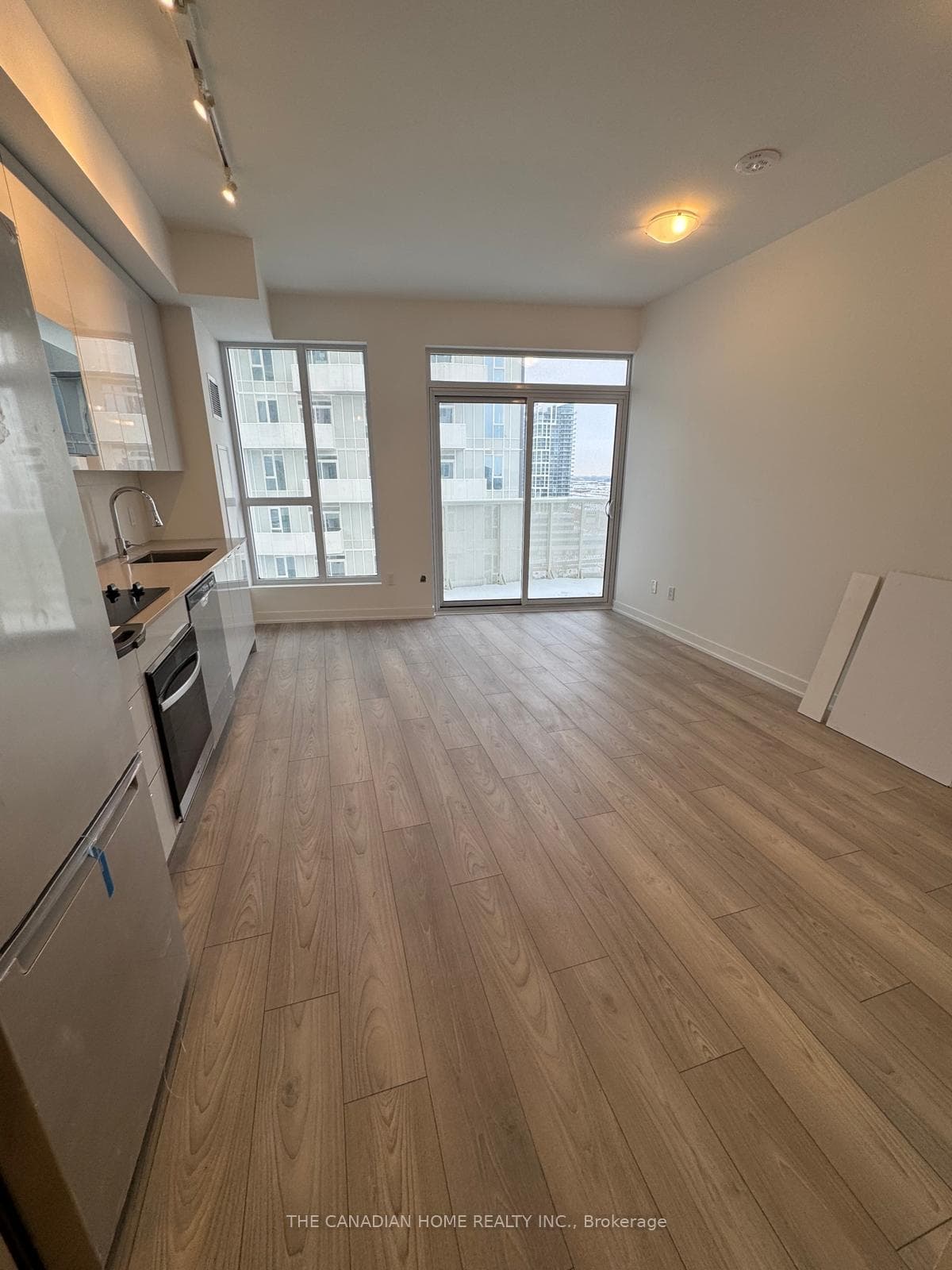 498 Caldari Road Unit 1423 photo 2