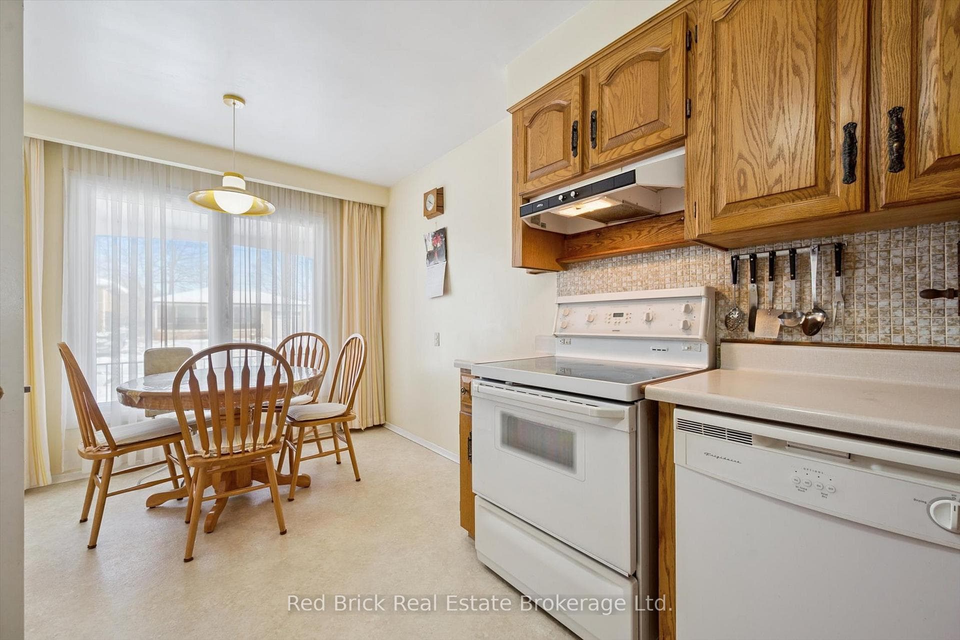 32 Algoma Drive photo 18