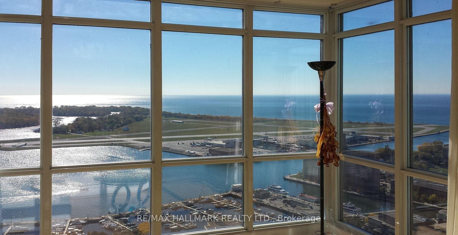 15 FORT YORK Boulevard Unit 4610 photo 1