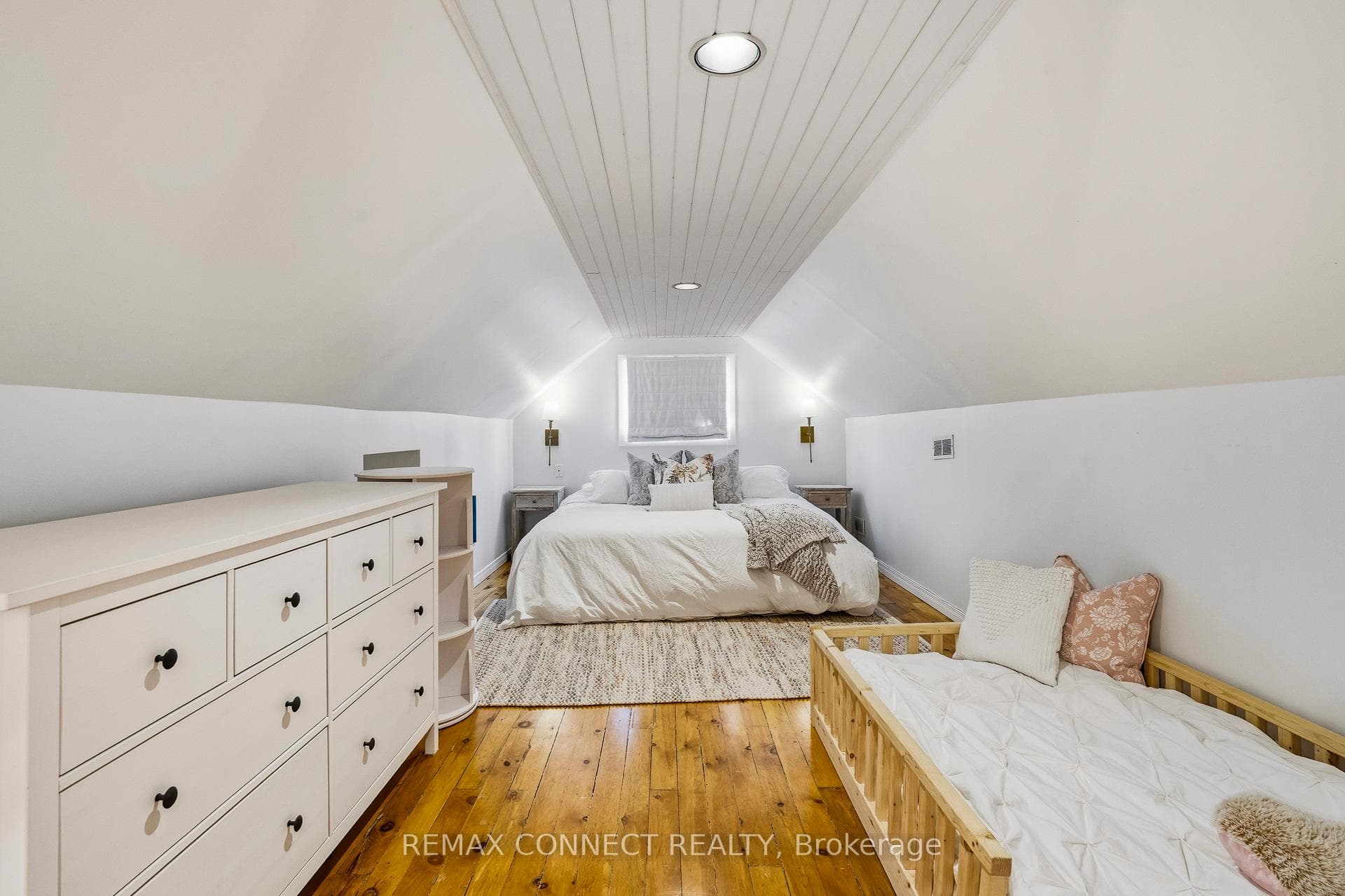 60 Woodbury Road photo 23