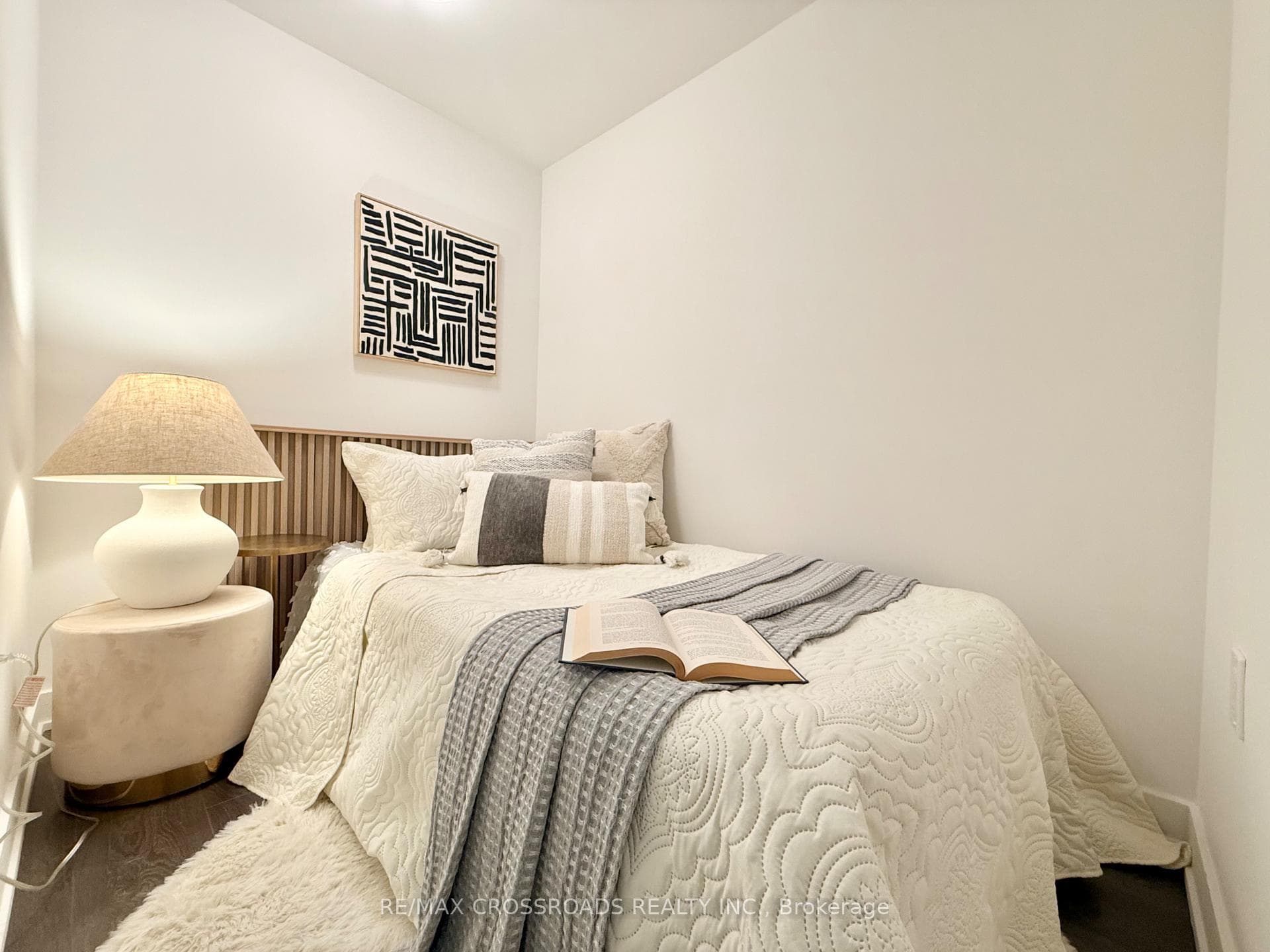 195 Redpath Avenue Unit 2301 photo 14