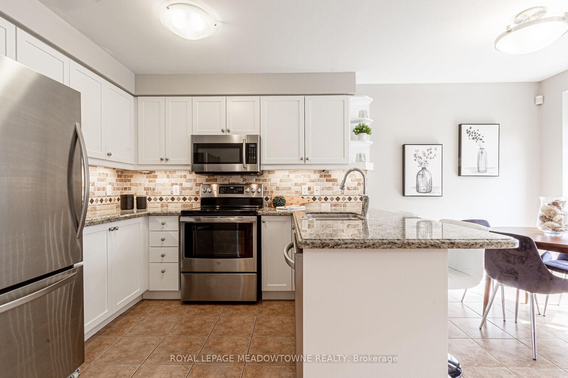 534 Grant Way photo 12
