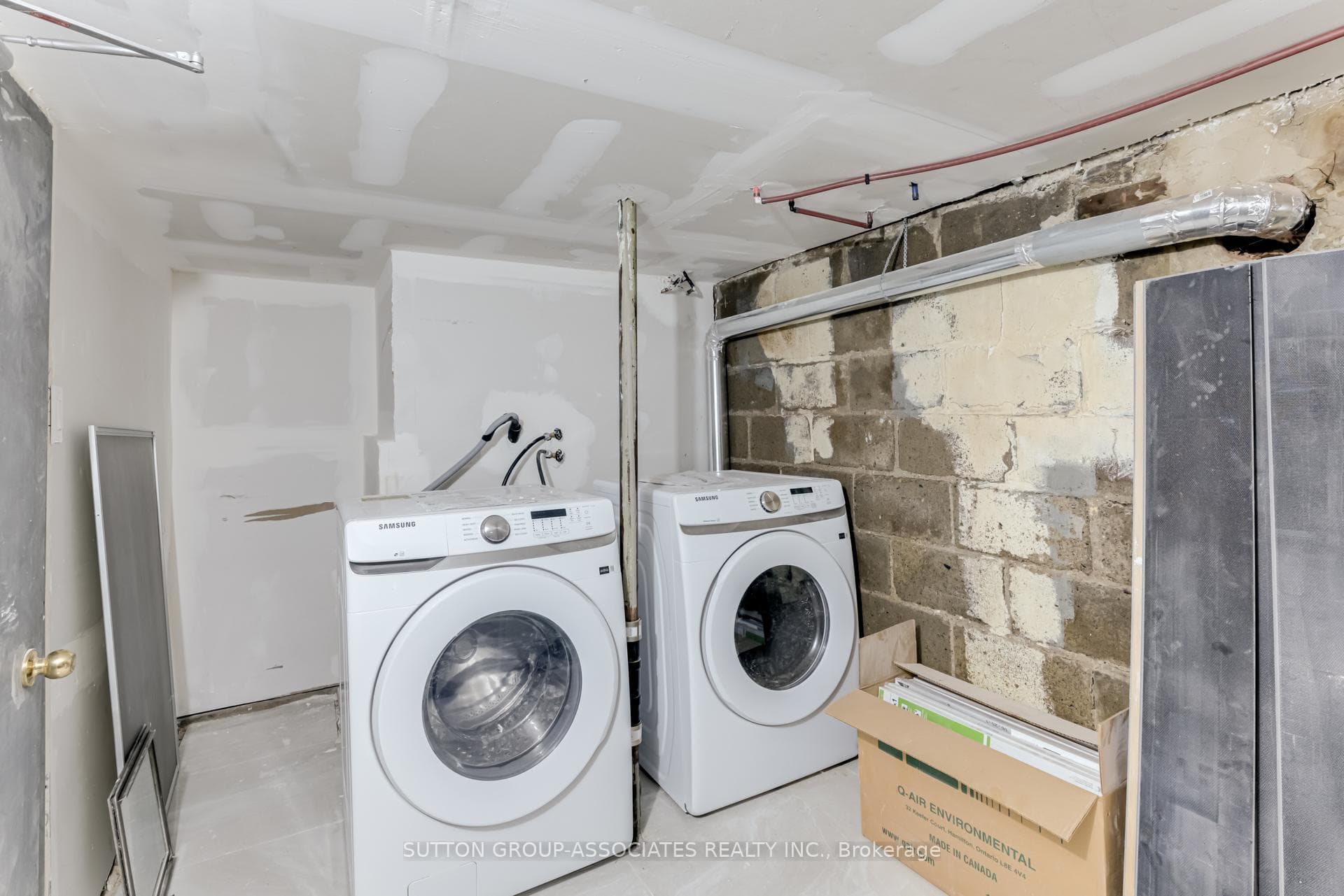 879 Palmerston Avenue Unit Lower photo 15