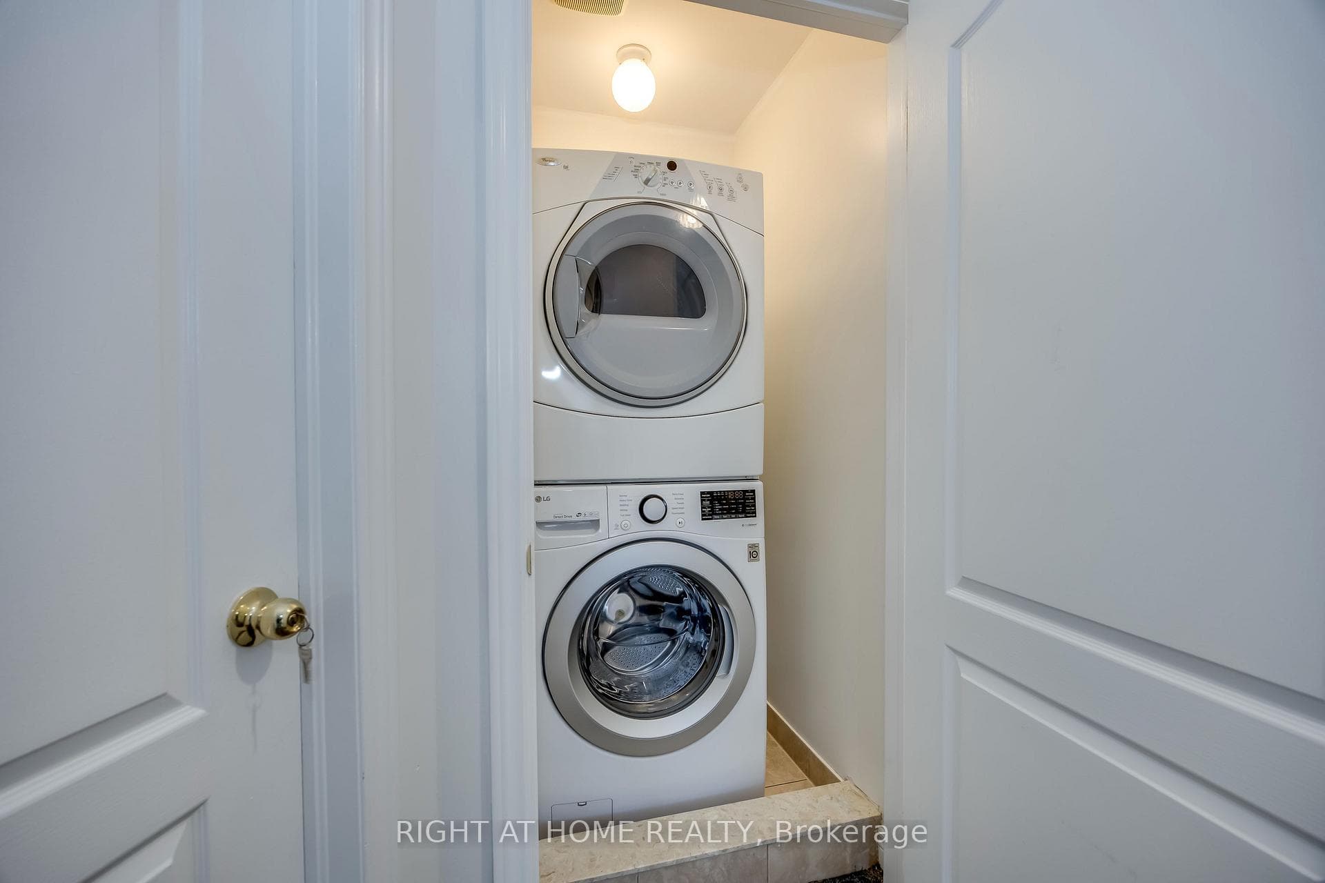 1015 Galesway Boulevard Unit 13 photo 31