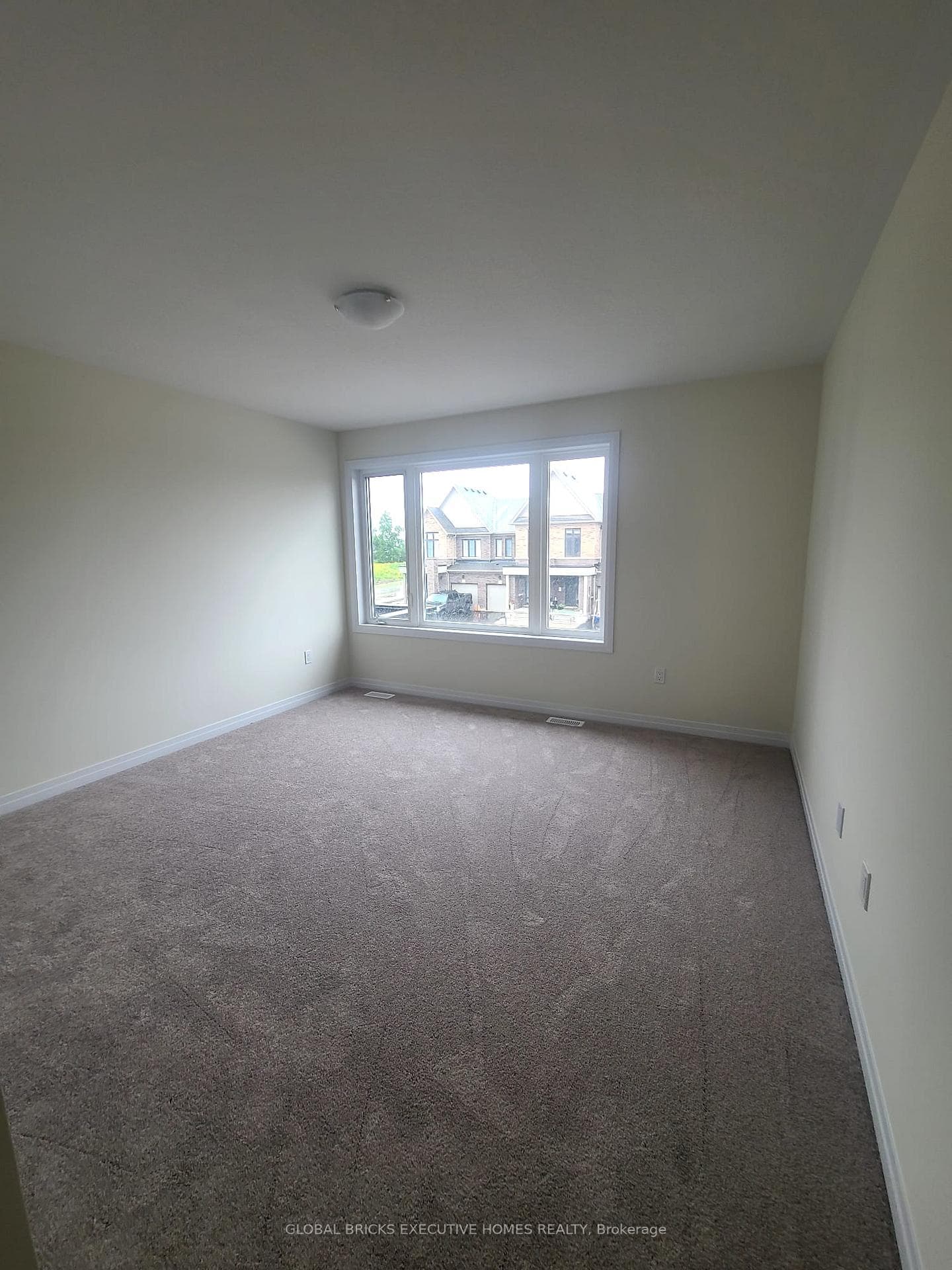 11 Poett Avenue photo 28