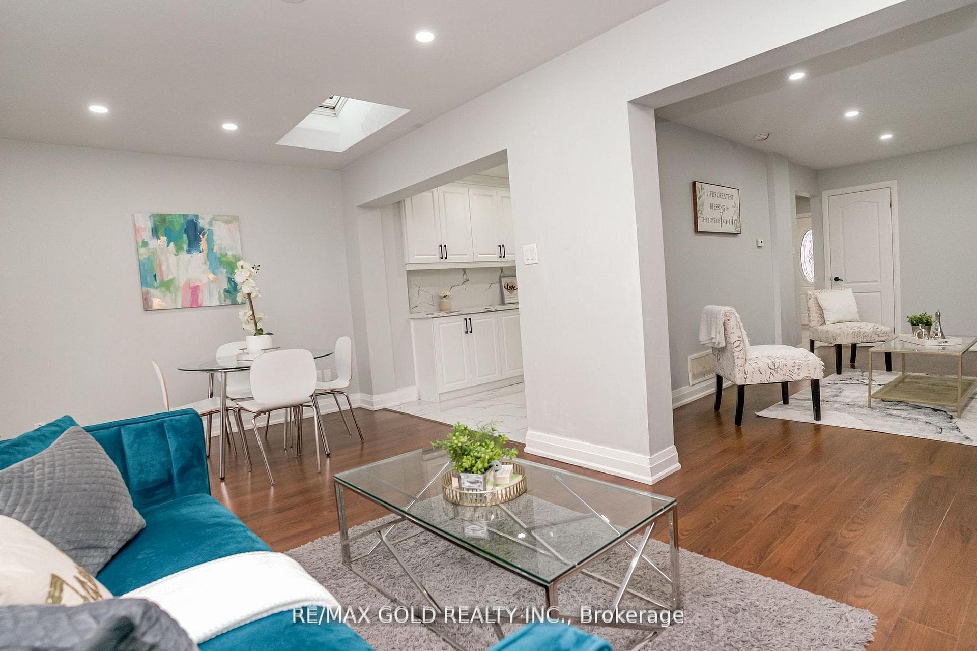 13 Martindale Crescent photo 13
