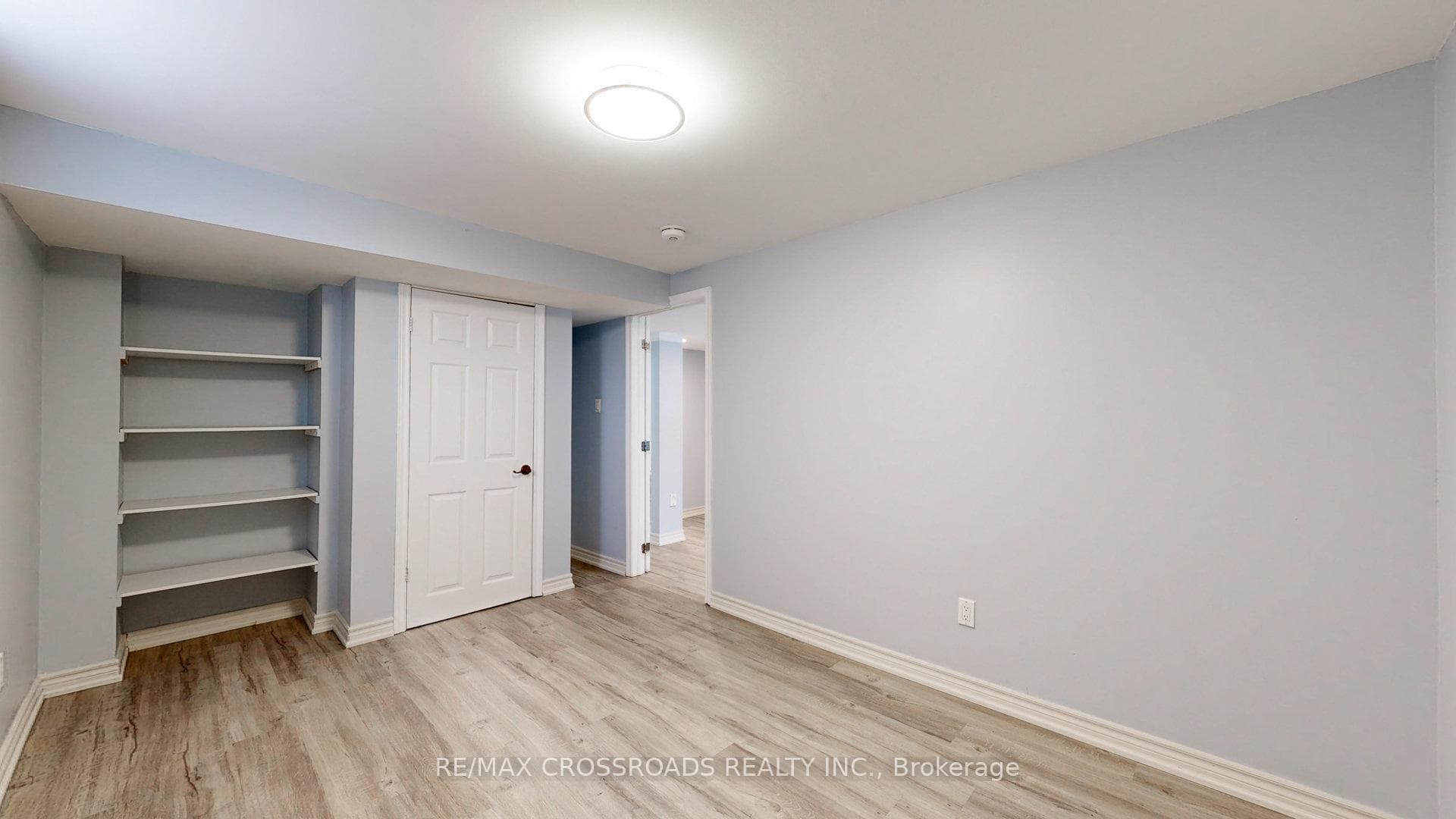 33 Netherway Crescent Unit Lower photo 13