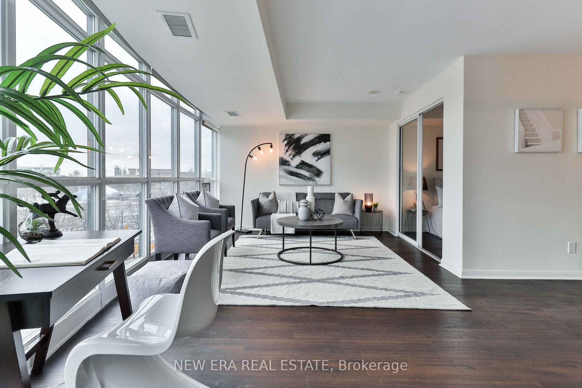 219 Fort York Boulevard Unit 613 photo 13
