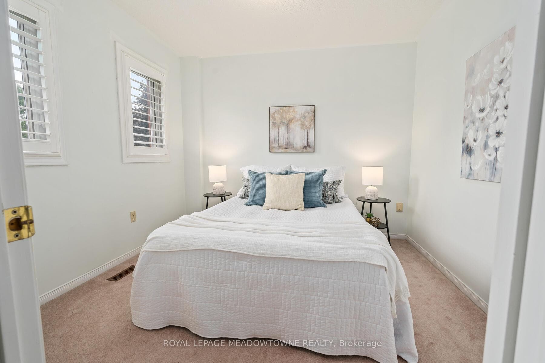 42 Mccullough Crescent photo 25